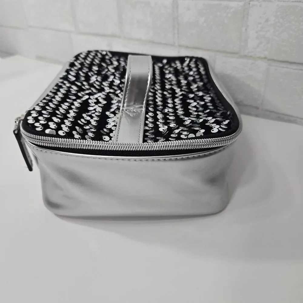 Kendall & Kylie cosmetic bag